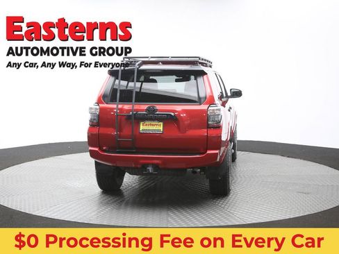 Used 2021 Toyota 4Runner Venture w/ Moonroof Package AWD/4WD image 39