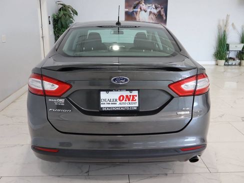 Used 2016 Ford Fusion SE w/ Equipment Group 201A FWD image 4