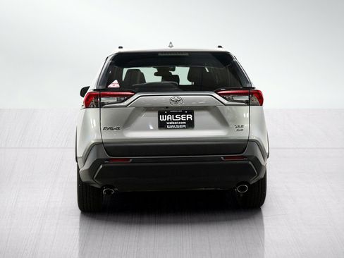 Used 2019 Toyota RAV4 XLE w/ Convenience Package AWD/4WD image 4