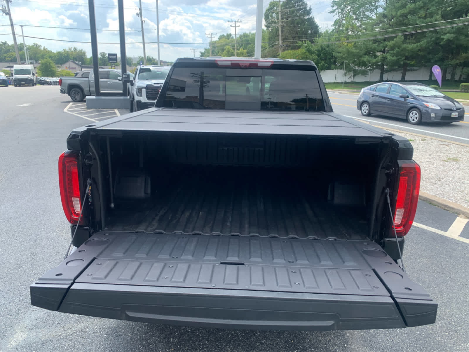 Used 2025 GMC Sierra 1500 Denali Ultimate AWD/4WD image 5