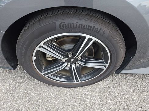 Used 2025 Ford Mustang Premium RWD image 10