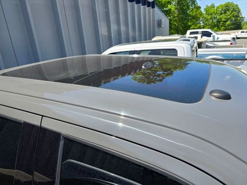 Used 2018 Ford F150 Raptor w/ Equipment Group 802A Luxury AWD/4WD image 4