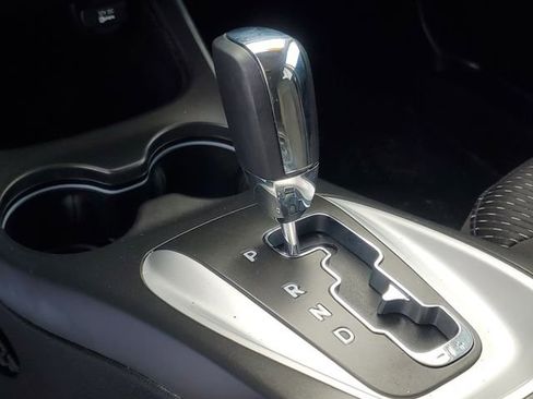 Used 2019 Dodge Journey SE image 19