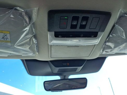 New 2026 Nissan Pathfinder Platinum image 24