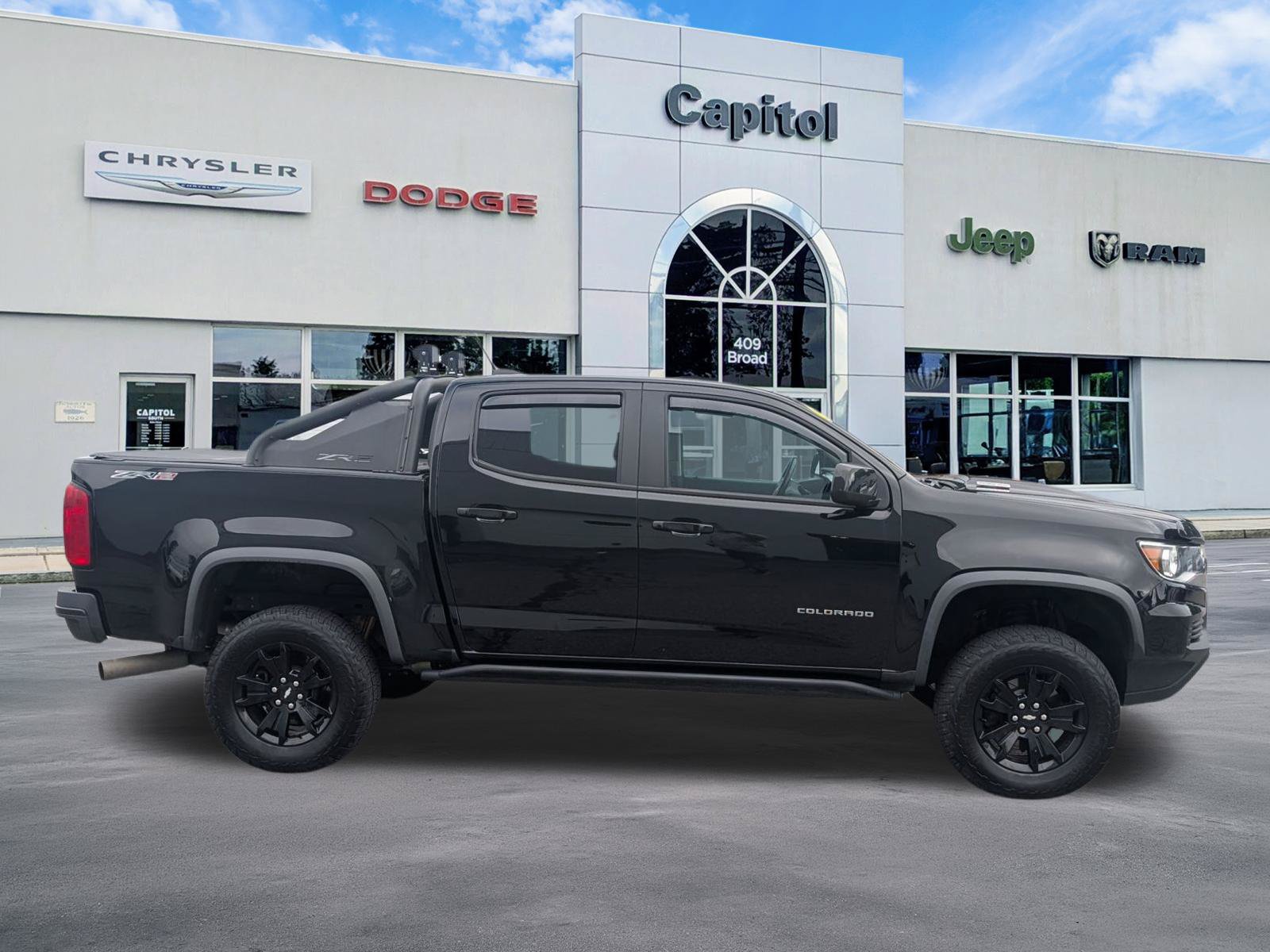Used 2022 Chevrolet Colorado ZR2 w/ ZR2 Midnight Special Edition AWD/4WD image 2