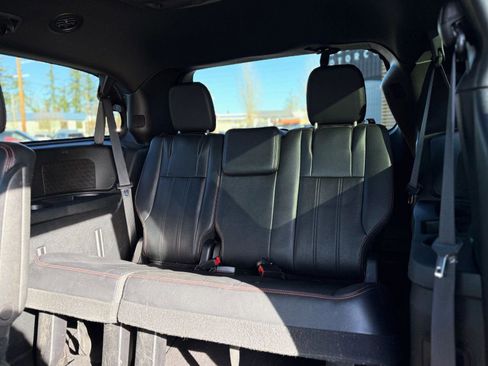 Used 2016 Dodge Grand Caravan R/T image 15
