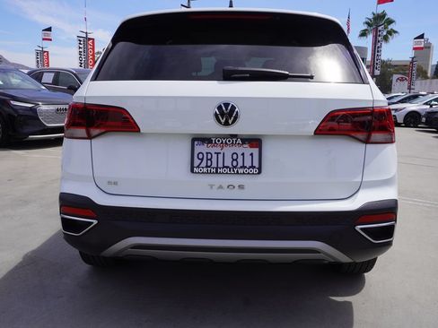 Used 2022 Volkswagen Taos SE FWD image 6