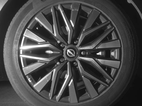 Used 2025 Nissan Altima 2.5 SV FWD image 13