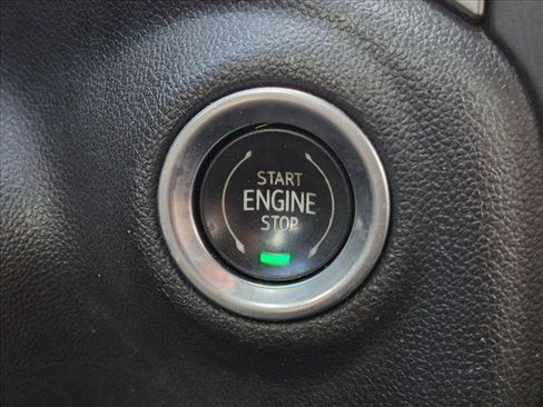 Used 2021 Chevrolet Silverado 1500 RST AWD/4WD image 14