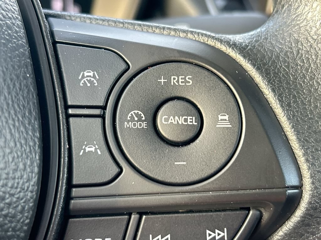 Used 2026 Toyota Corolla LE FWD image 17