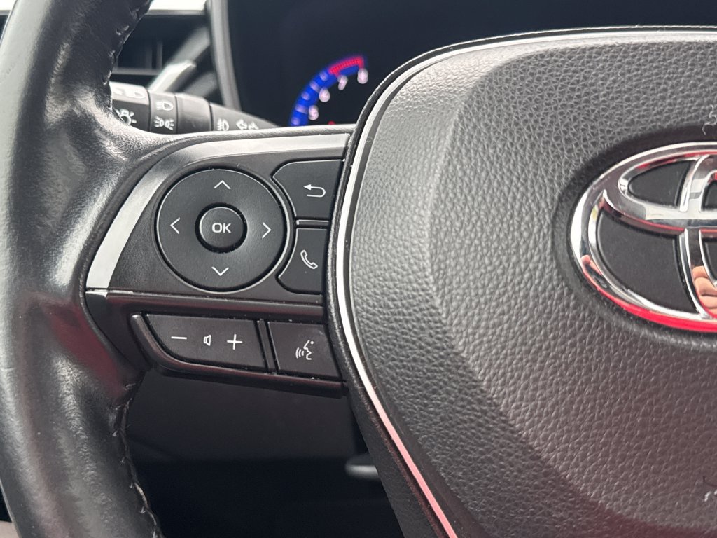 Used 2022 Toyota Corolla Cross XLE w/ Convenience Package AWD/4WD image 18