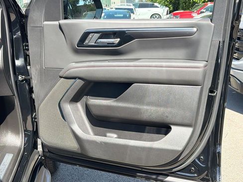 Used 2026 Chevrolet Suburban RST RWD image 30