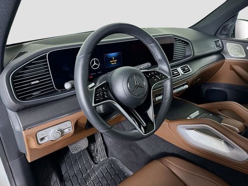 Used 2024 Mercedes-Benz GLE 350 4MATIC image 9