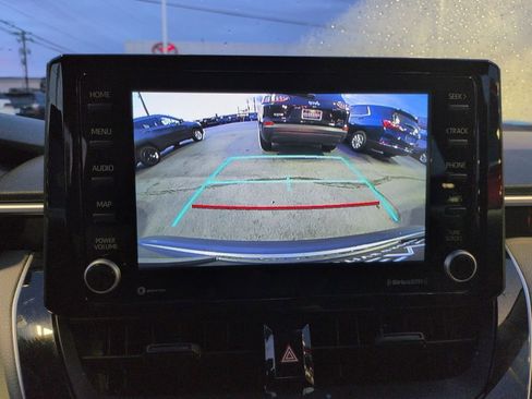 Used 2022 Toyota Corolla LE image 20