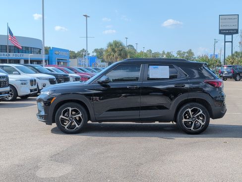 Used 2023 Chevrolet TrailBlazer RS w/ Convenience Package FWD image 2