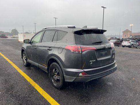 Used 2016 Toyota RAV4 LE AWD/4WD image 3