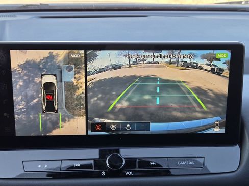 Used 2025 Nissan Rogue SL image 16