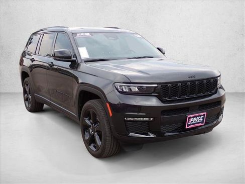 Used 2024 Jeep Grand Cherokee L Limited w/ Black Appearance Package AWD/4WD image 6