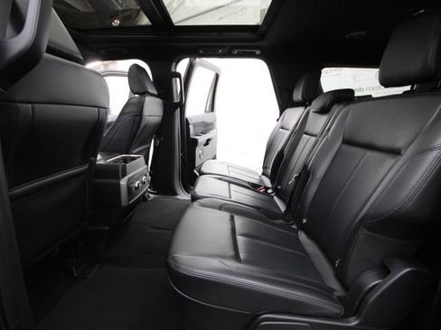 Used 2021 Ford Expedition Max XLT image 28