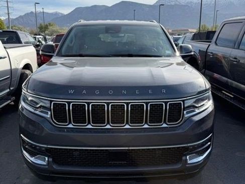 Used 2023 Jeep Wagoneer 4WD image 2