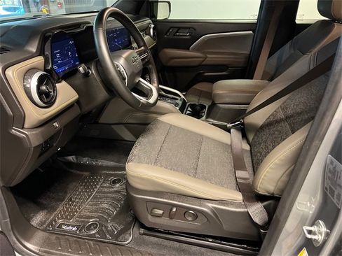 Used 2024 Chevrolet Colorado ZR2 w/ Technology Package image 6