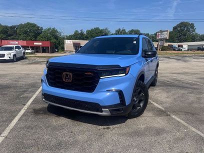 Used 2025 Honda Pilot TrailSport