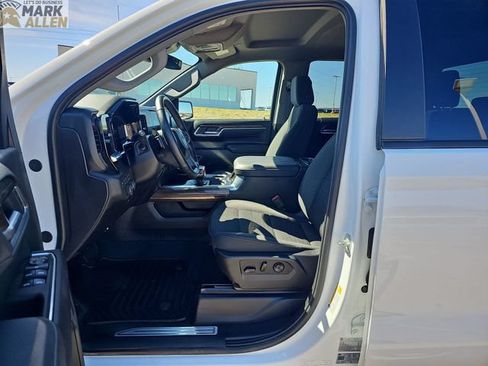 Used 2025 Chevrolet Silverado 1500 RST AWD/4WD image 18