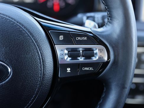 Used 2018 Kia Cadenza Limited w/ Paint Protection Package image 36