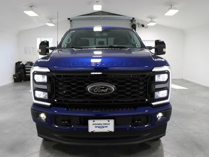 New 2026 Ford F250 Lariat w/ Black Appearance Package
