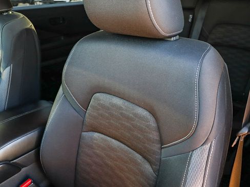 Used 2023 Nissan Pathfinder SV image 26