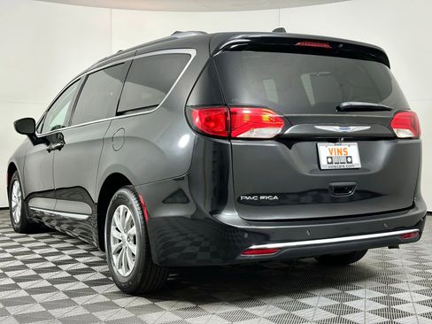 Used 2018 Chrysler Pacifica Touring-L w/ Premium Audio Group image 37