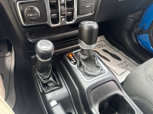 Used 2022 Jeep Wrangler Unlimited Sport AWD/4WD image 24