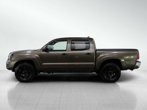 Used 2015 Toyota Tacoma 4x4 Double Cab w/ TRD Off-Road Package image 2