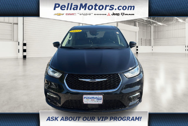 Used 2024 Chrysler Pacifica Touring-L FWD image 7