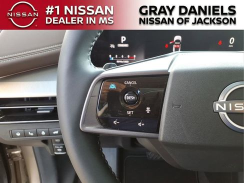 Certified 2025 Nissan Murano Platinum w/ Cargo Package image 15