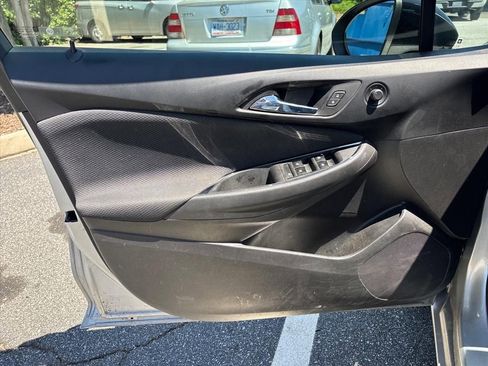 Used 2019 Chevrolet Cruze LT FWD image 19