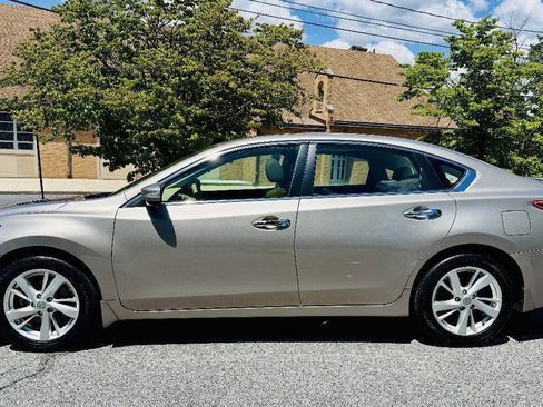 Used 2013 Nissan Altima 2.5 SL w/ Technology Pkg FWD image 8