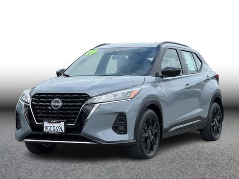 Used 2023 Nissan Kicks SR w/ SR Premium Package FWD image 1