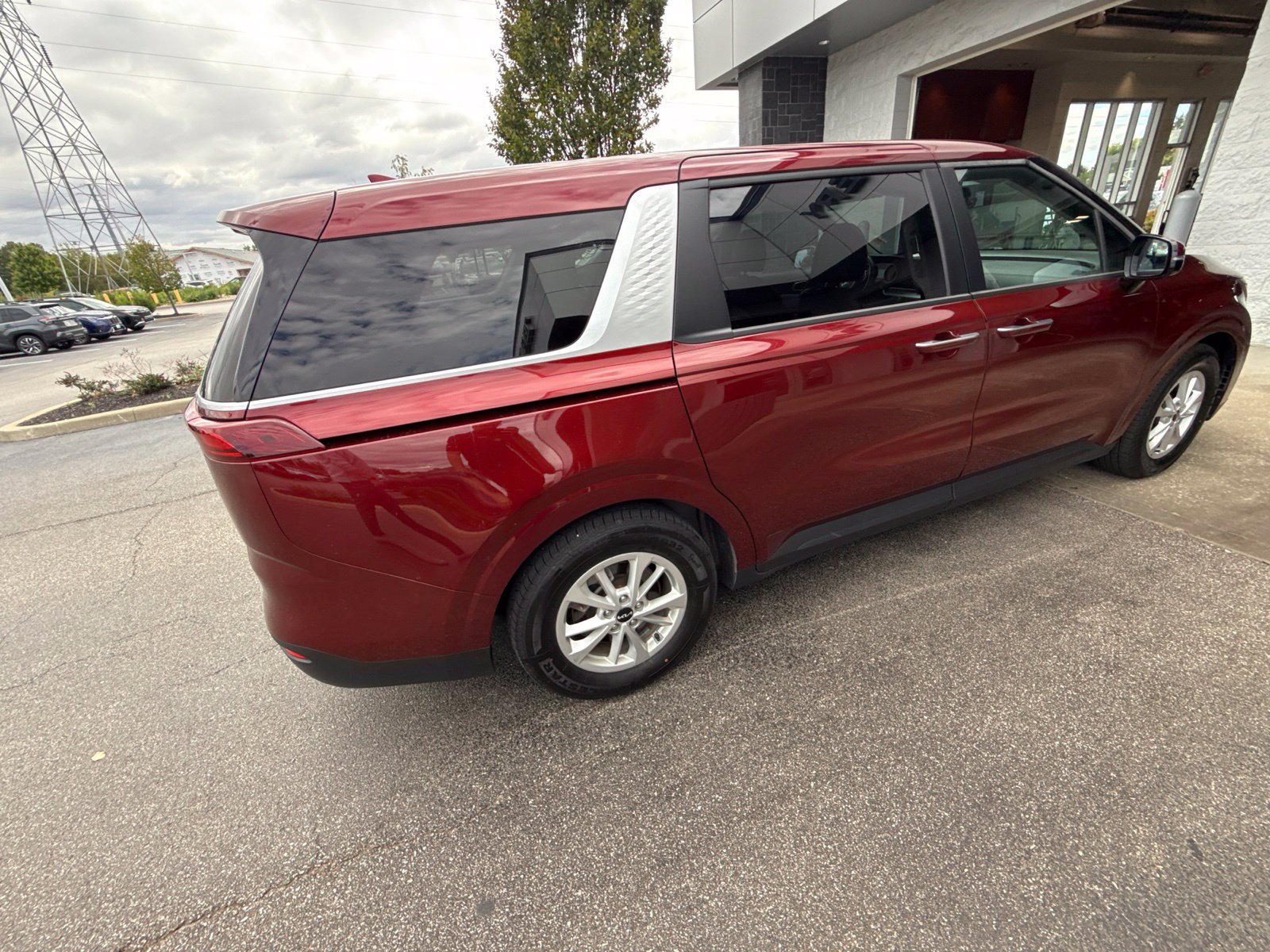 Used 2024 Kia Carnival LX FWD image 23