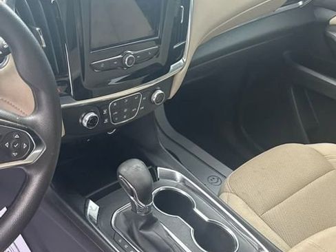 Used 2022 Chevrolet Traverse LS image 19