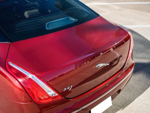 Used 2012 Jaguar XJ image 77