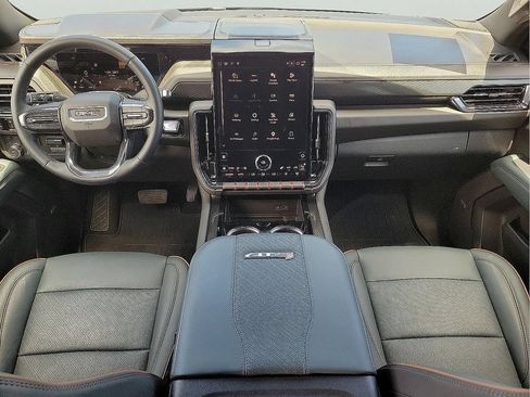 Used 2025 GMC Yukon AT4 w/ Premium Trailering Package AWD/4WD image 11