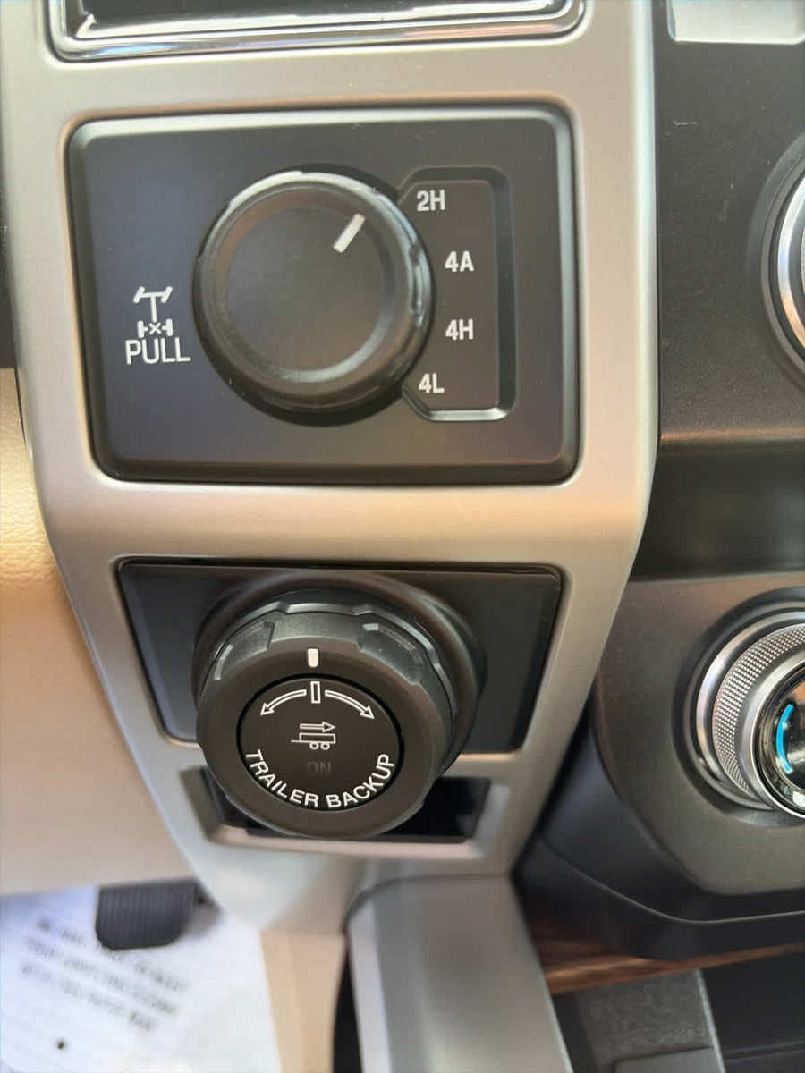 Used 2020 Ford F150 Lariat w/ Equipment Group 502A Luxury AWD/4WD image 31