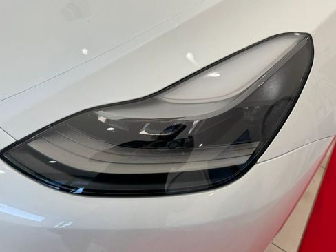 Used 2024 Tesla Model Y Long Range AWD/4WD image 19
