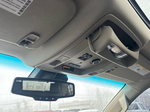 Used 2017 Chevrolet Suburban Premier image 29