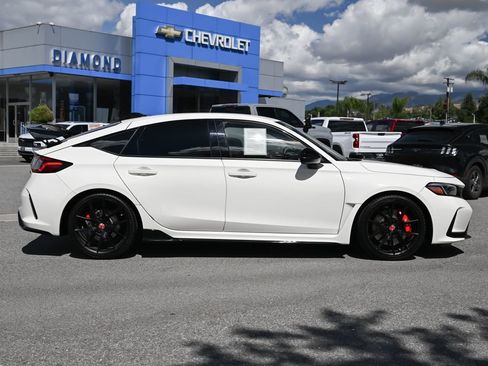 Used 2024 Honda Civic Type R image 3