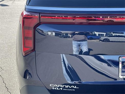 New 2026 Kia Carnival EX image 14