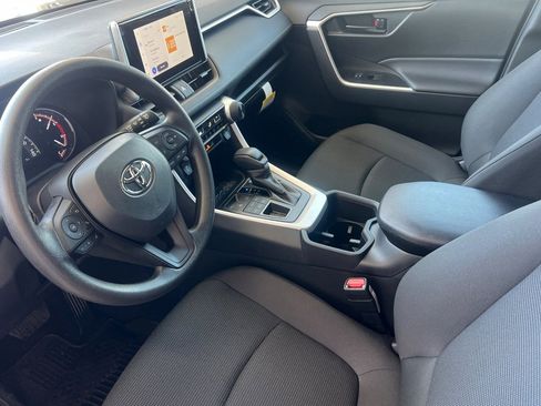 Used 2025 Toyota RAV4 LE AWD/4WD image 7