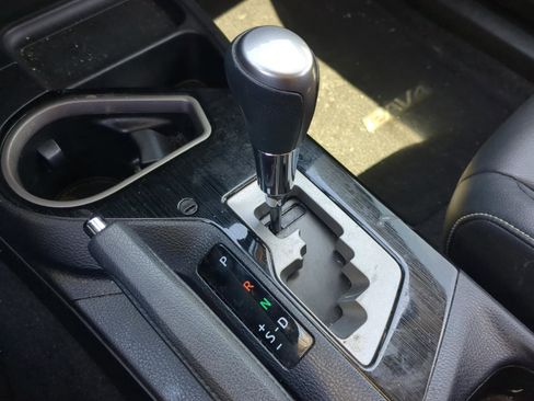 Used 2016 Toyota RAV4 Limited image 15