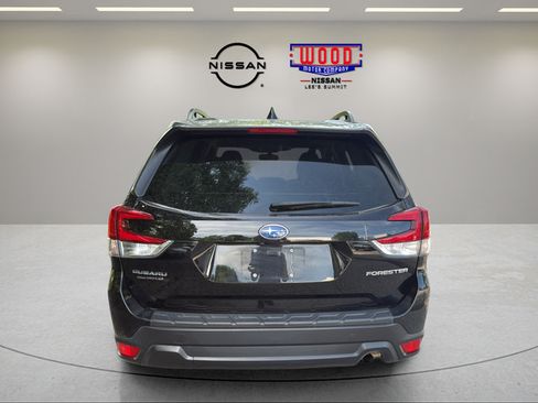 Used 2022 Subaru Forester Premium AWD/4WD image 3